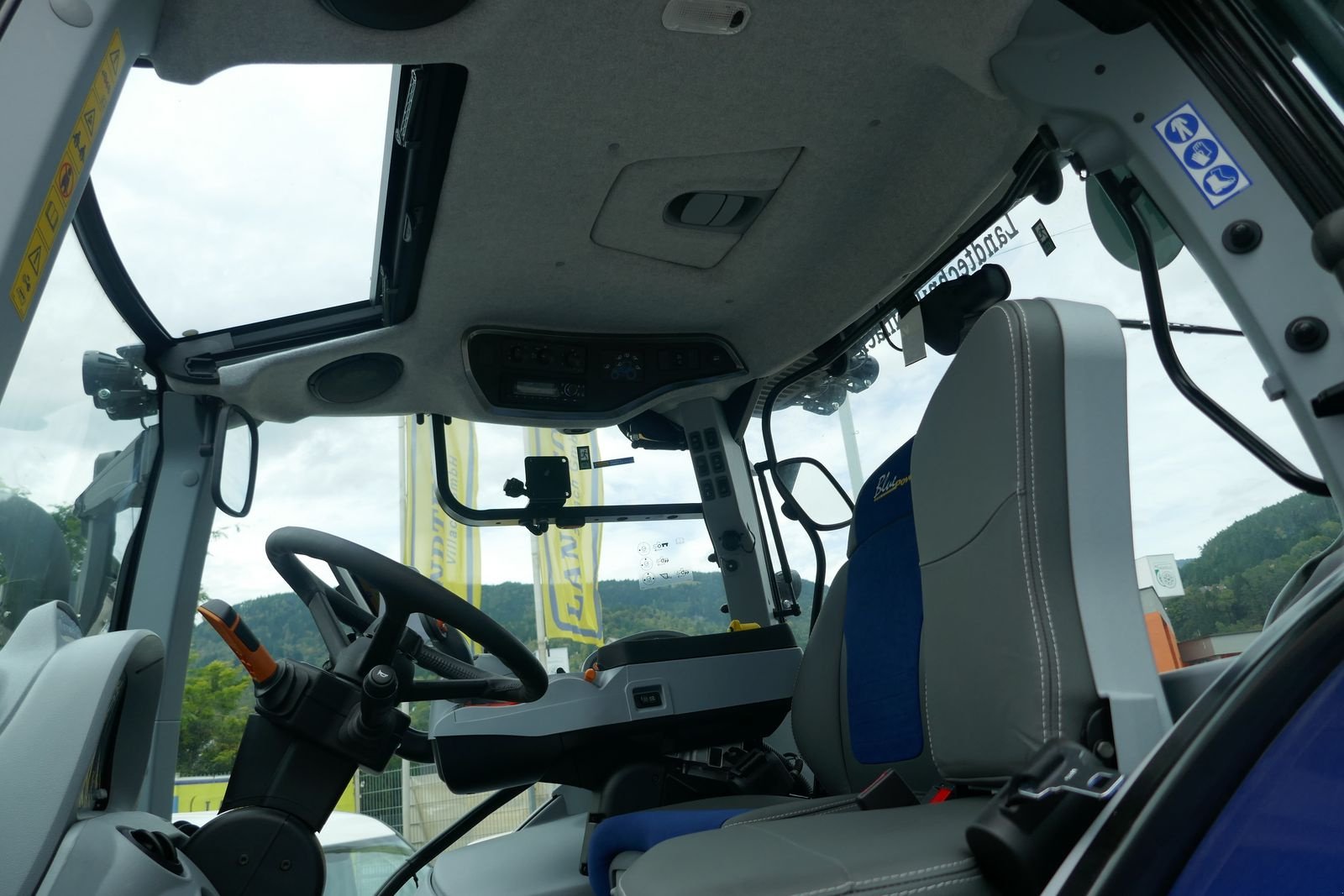 Traktor типа New Holland T5.140, Gebrauchtmaschine в Villach (Фотография 17)