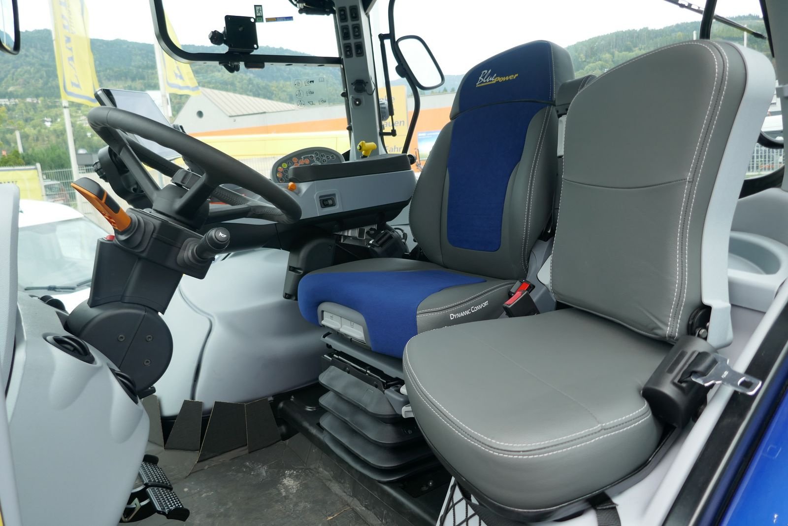 Traktor типа New Holland T5.140, Gebrauchtmaschine в Villach (Фотография 14)