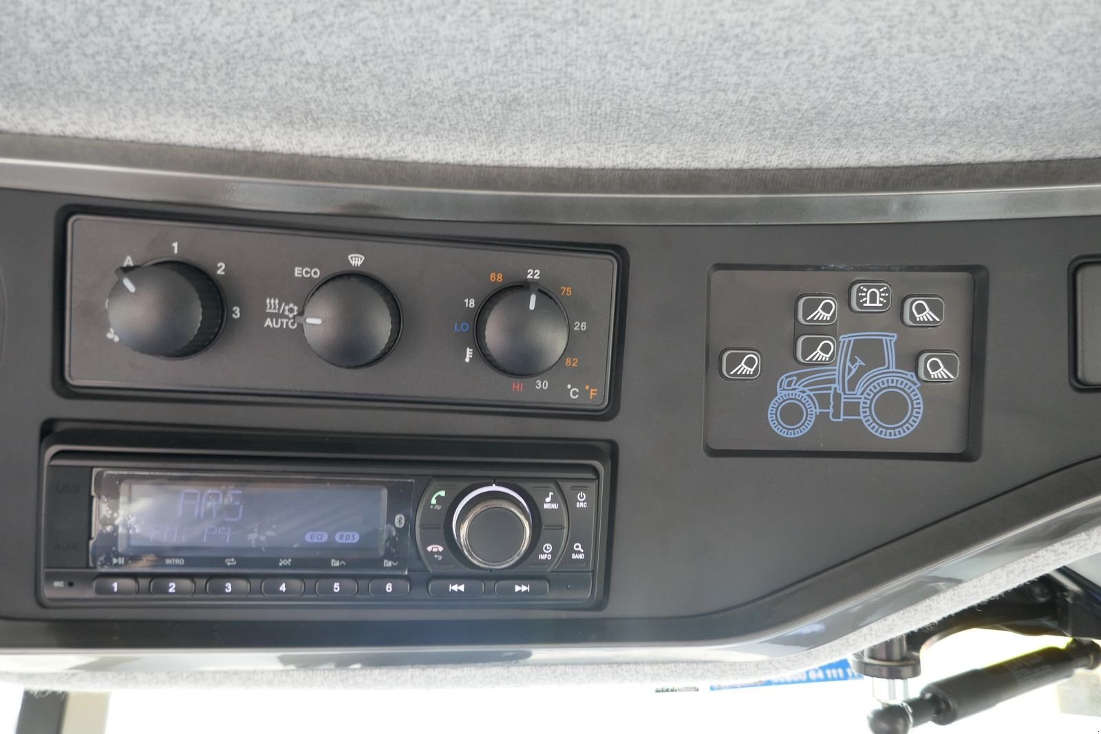 Traktor типа New Holland T5.140, Gebrauchtmaschine в Villach (Фотография 16)