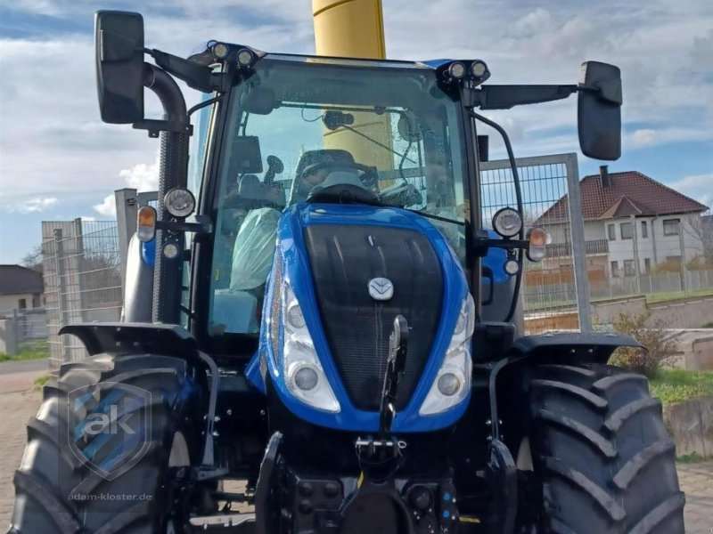 Traktor of the type New Holland T5.140DCT, Neumaschine in Mörstadt (Picture 1)