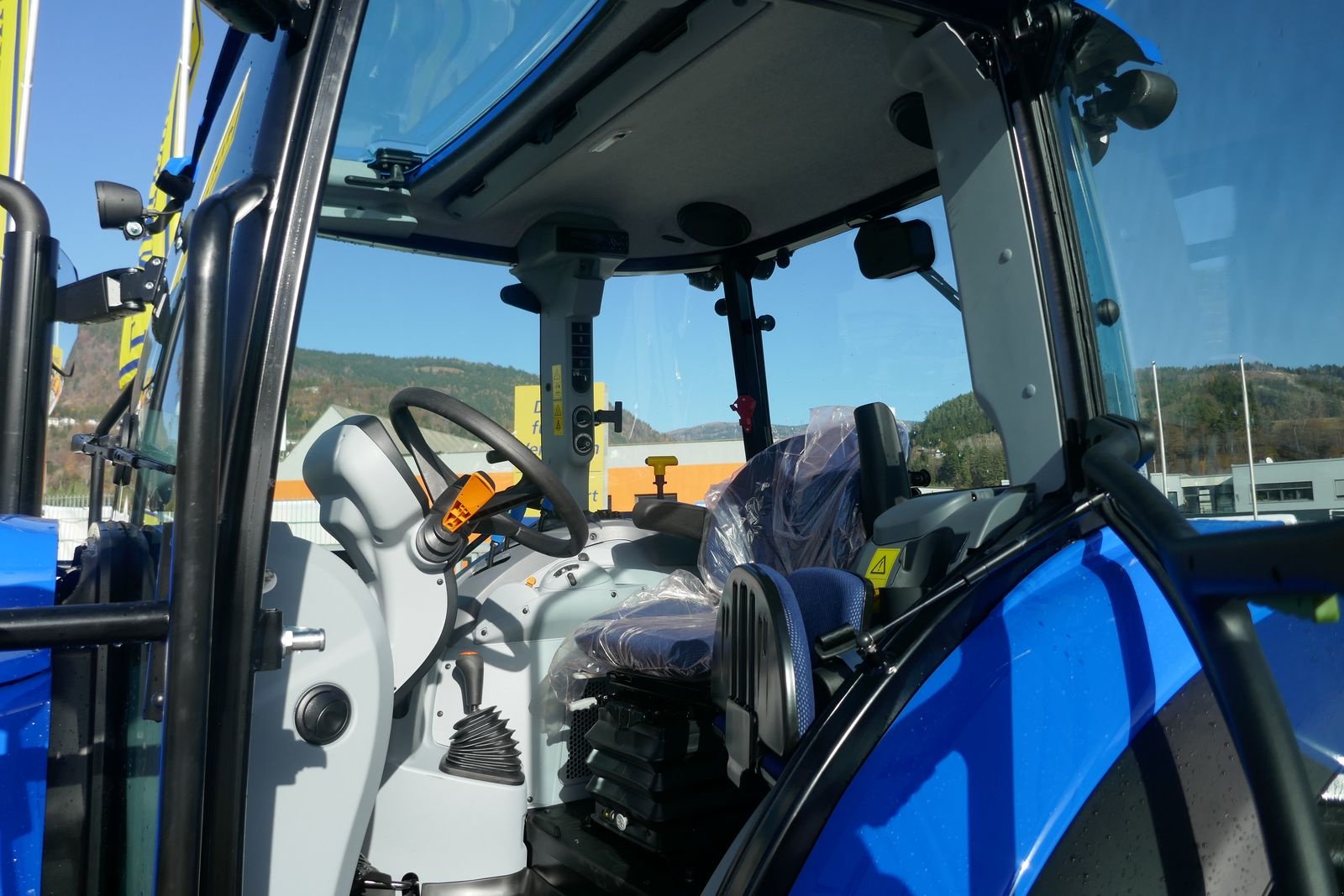 Traktor des Typs New Holland T5.80 Dual Command, Gebrauchtmaschine in Villach (Bild 9)