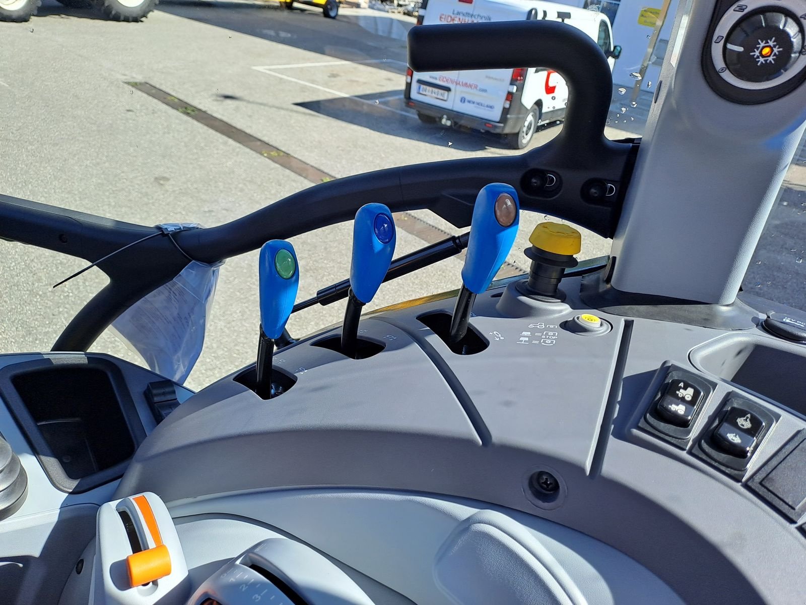 Traktor του τύπου New Holland T5.80 HILO, Neumaschine σε Burgkirchen (Φωτογραφία 22)