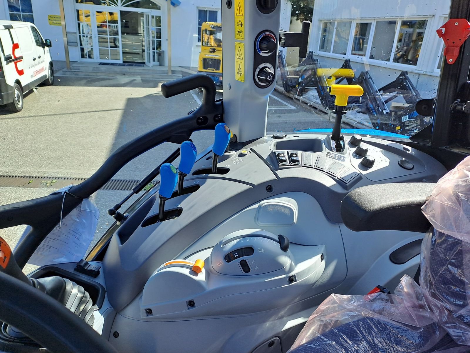 Traktor του τύπου New Holland T5.80 HILO, Neumaschine σε Burgkirchen (Φωτογραφία 16)