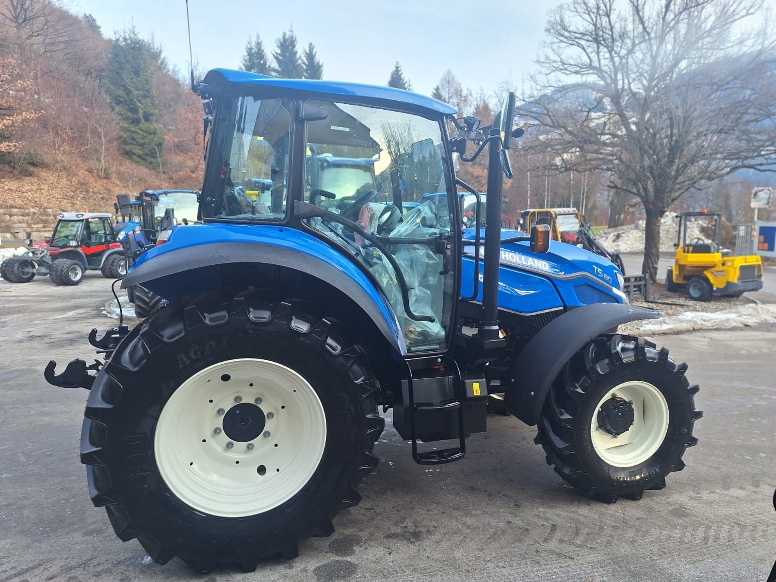 Traktor van het type New Holland T5.80 HILO, Neumaschine in Burgkirchen (Foto 8)