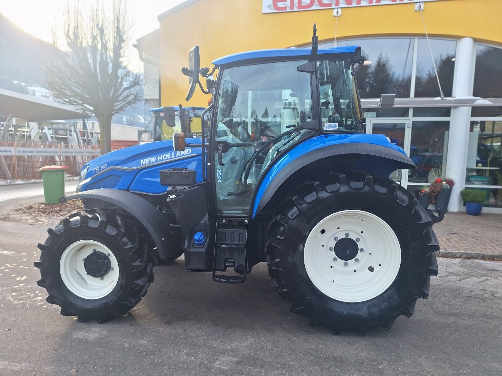 Traktor van het type New Holland T5.80 HILO, Neumaschine in Burgkirchen (Foto 11)