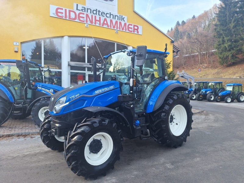 Traktor van het type New Holland T5.80 HILO, Neumaschine in Burgkirchen