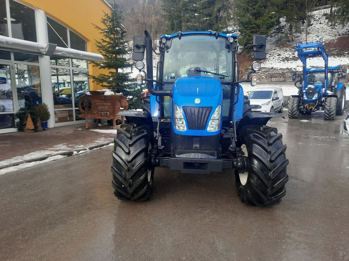 Traktor des Typs New Holland T5.80 M Stage V, Neumaschine in Burgkirchen (Bild 3)