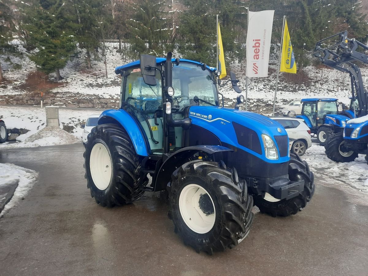 Traktor des Typs New Holland T5.80 M Stage V, Neumaschine in Burgkirchen (Bild 4)