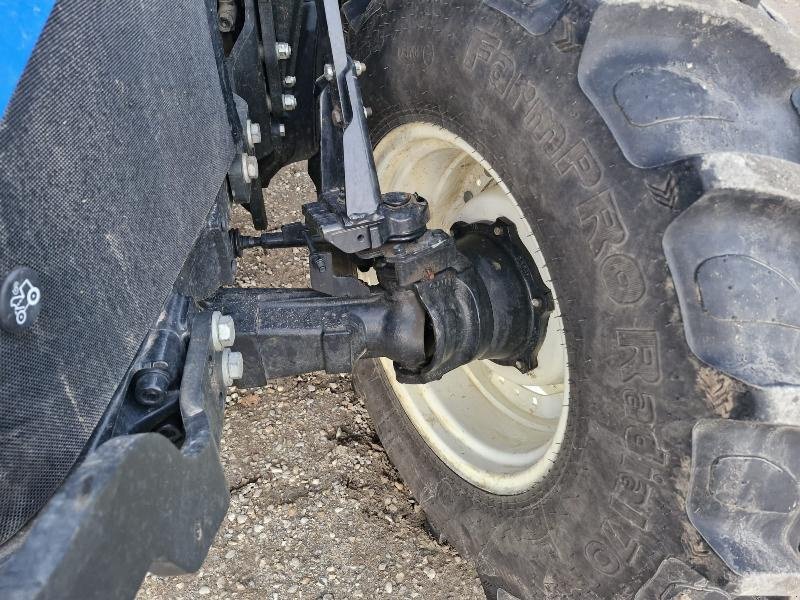 Traktor типа New Holland T5.80, Gebrauchtmaschine в BRAY en Val (Фотография 8)