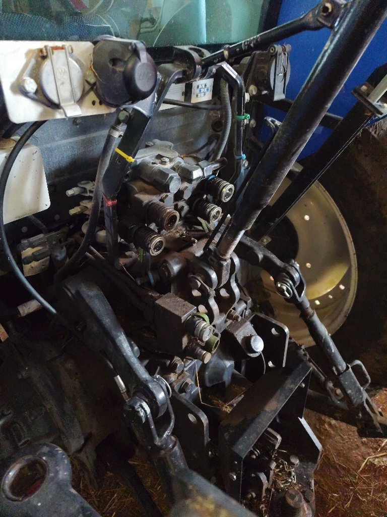 Traktor del tipo New Holland T5.85, Gebrauchtmaschine In Einvaux (Immagine 3)