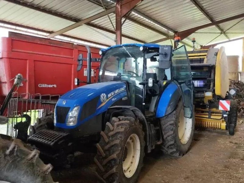 Traktor от тип New Holland t5.85, Gebrauchtmaschine в CHAUVONCOURT