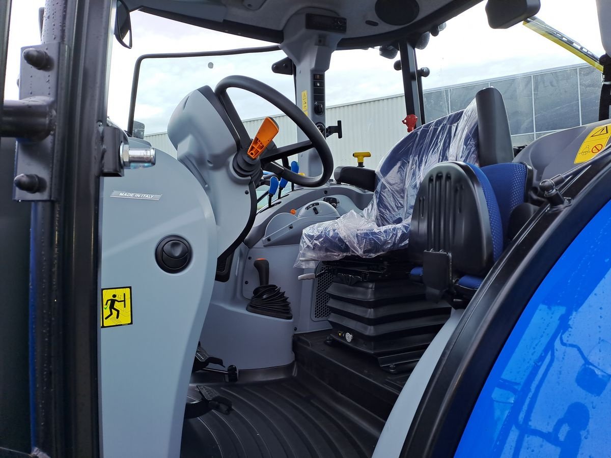 Traktor des Typs New Holland T5.90 Dual Command, Neumaschine in Burgkirchen (Bild 5)