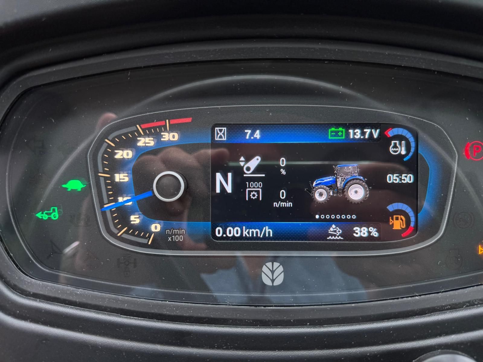 Traktor Türe ait New Holland T5.90 Dual Command, Neumaschine içinde Burgkirchen (resim 4)