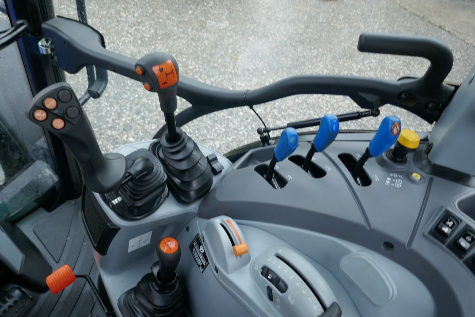 Traktor типа New Holland T5.90 Dual Command, Gebrauchtmaschine в Villach (Фотография 8)