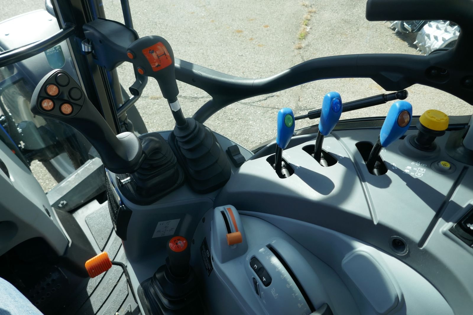 Traktor a típus New Holland T5.90 Dual Command, Gebrauchtmaschine ekkor: Villach (Kép 9)