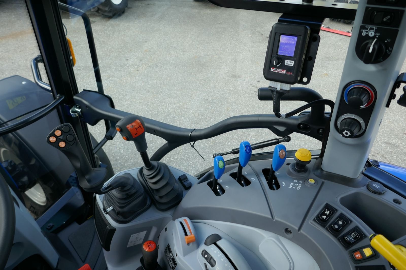 Traktor типа New Holland T5.90 Dual Command, Gebrauchtmaschine в Villach (Фотография 18)