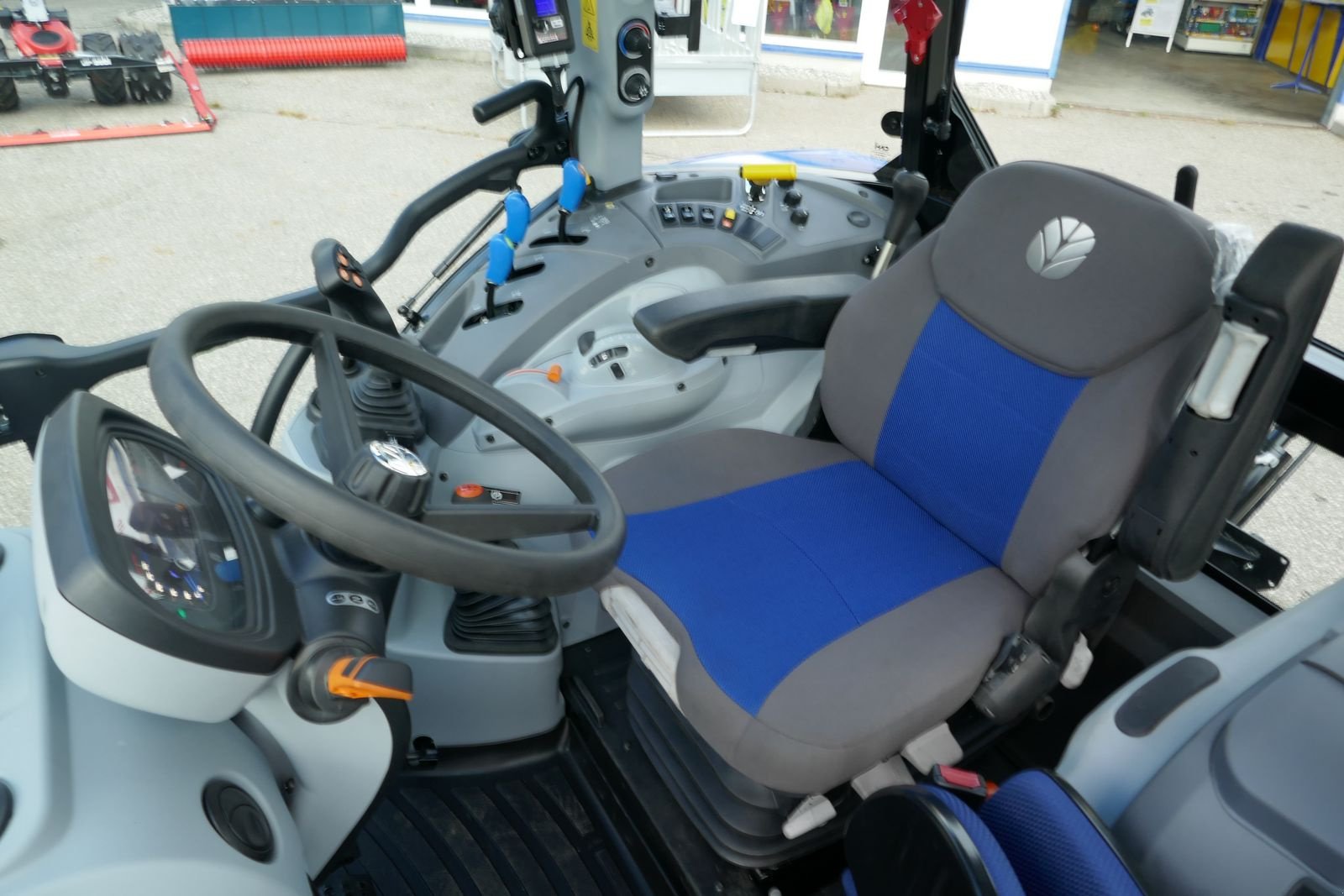 Traktor типа New Holland T5.90 Dual Command, Gebrauchtmaschine в Villach (Фотография 17)