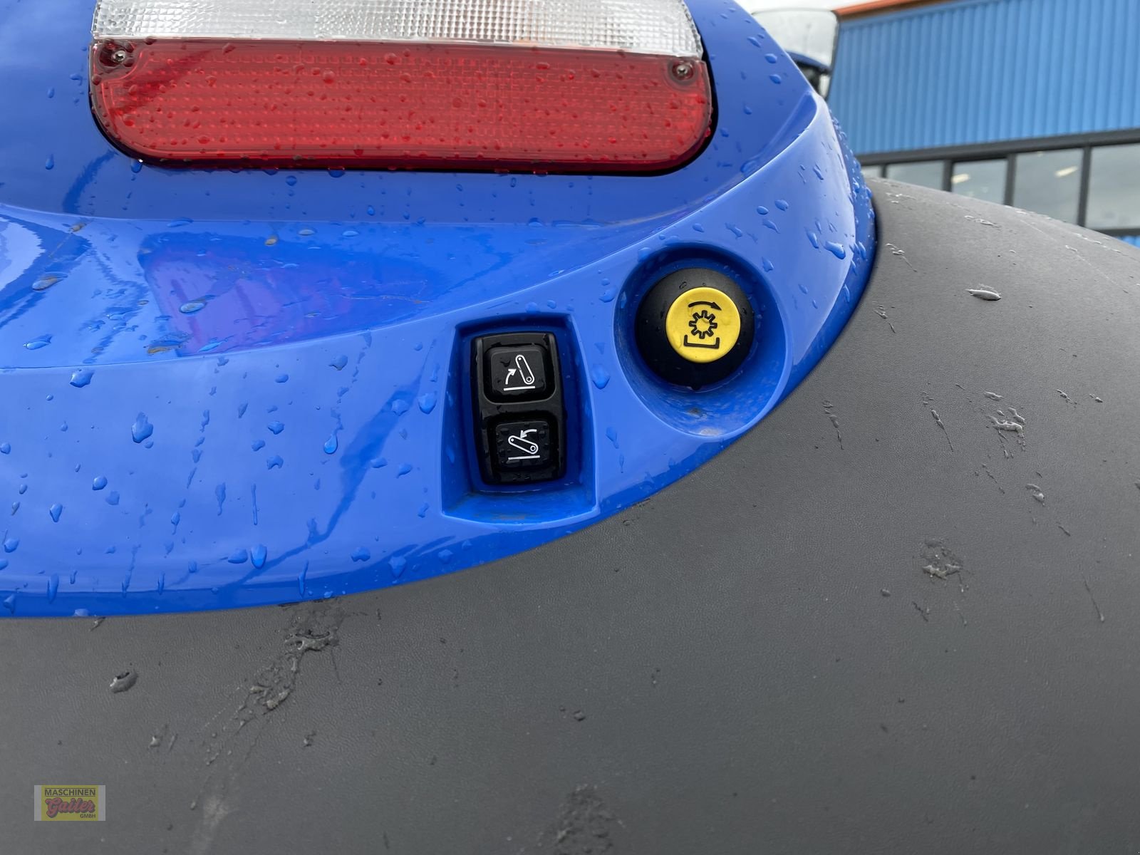 Traktor of the type New Holland T5.90 Dual Command, Neumaschine in Kötschach (Picture 11)