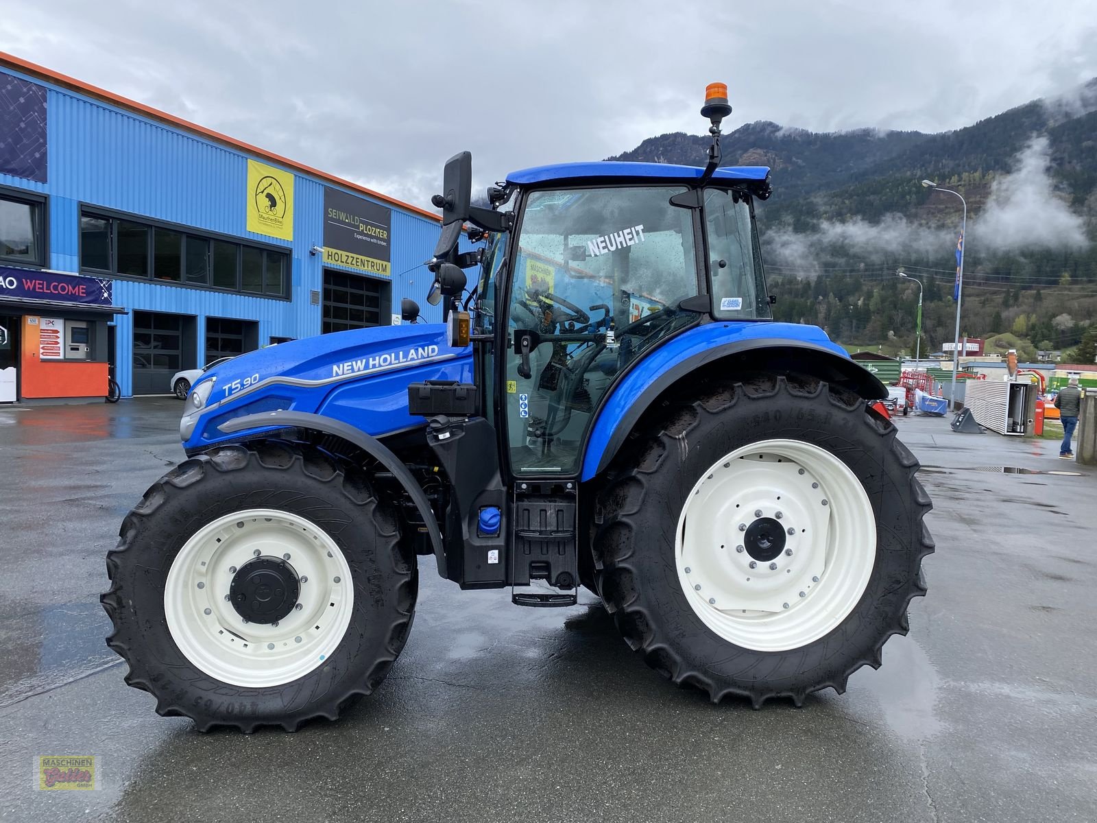 Traktor of the type New Holland T5.90 Dual Command, Neumaschine in Kötschach (Picture 2)