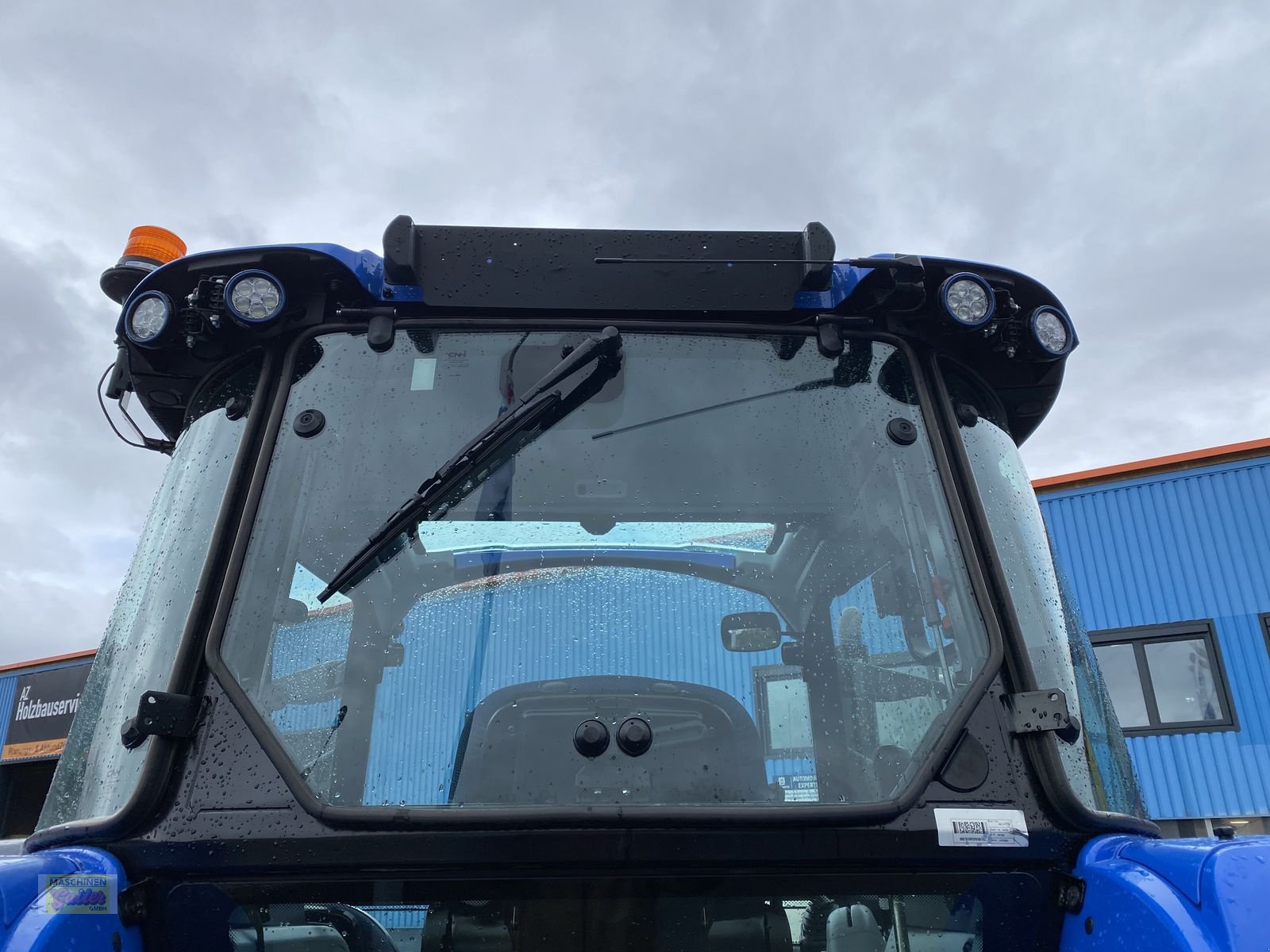Traktor of the type New Holland T5.90 Dual Command, Neumaschine in Kötschach (Picture 10)