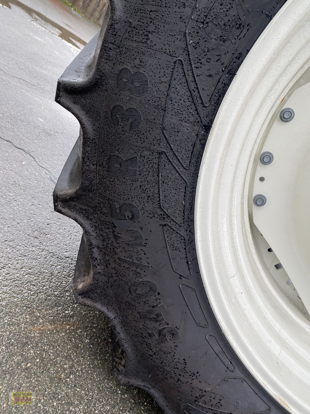 Traktor of the type New Holland T5.90 Dual Command, Neumaschine in Kötschach (Picture 15)