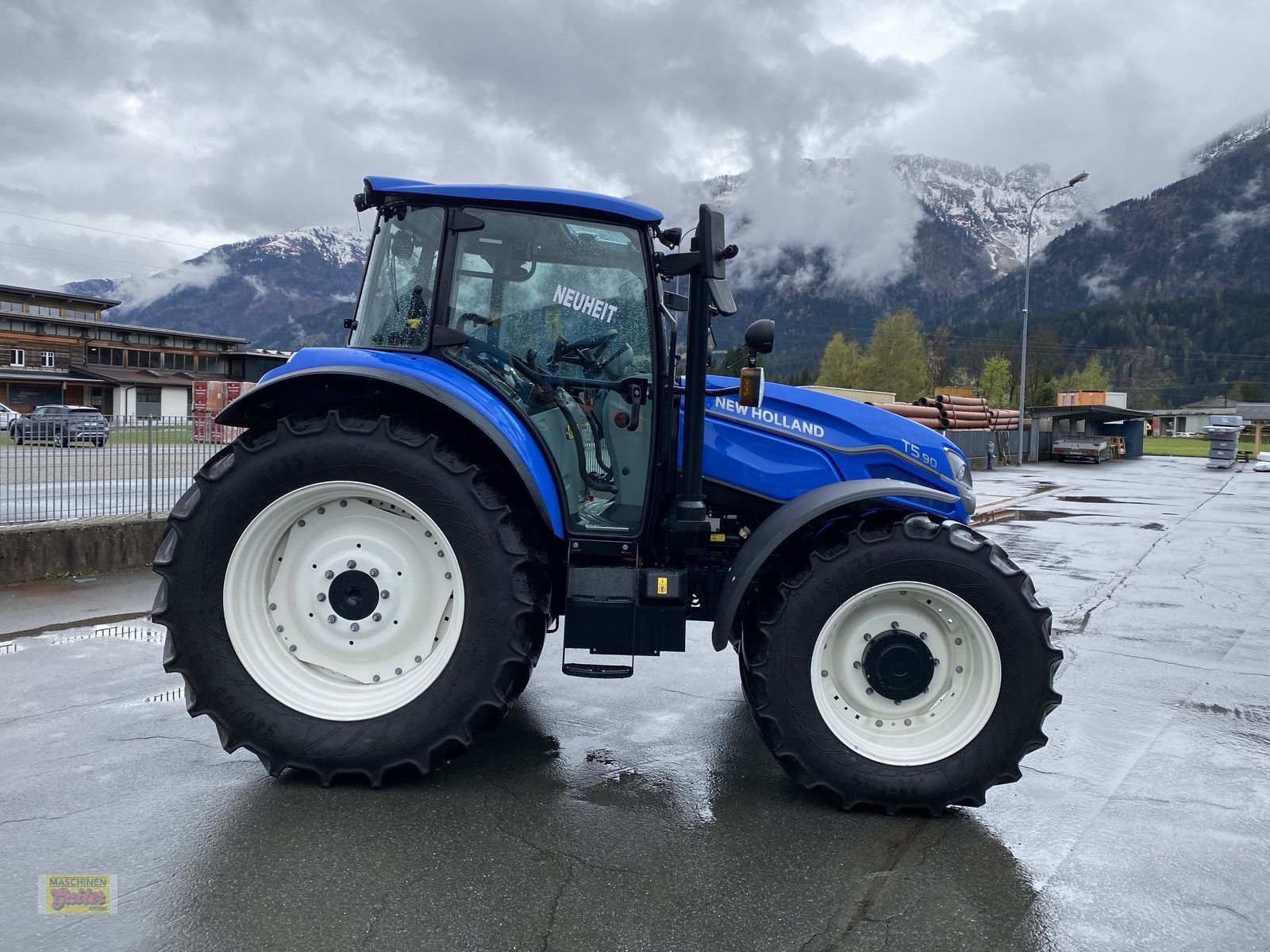 Traktor of the type New Holland T5.90 Dual Command, Neumaschine in Kötschach (Picture 12)