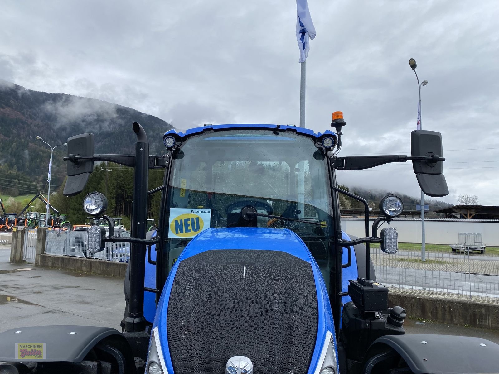 Traktor of the type New Holland T5.90 Dual Command, Neumaschine in Kötschach (Picture 17)
