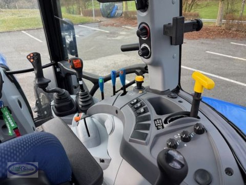 Traktor Türe ait New Holland T5.90 Dual Command, Neumaschine içinde Münzkirchen (resim 26)