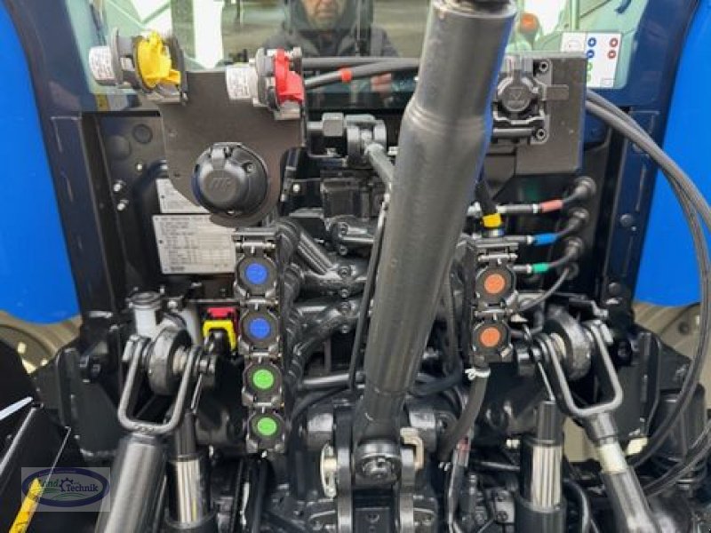 Traktor Türe ait New Holland T5.90 Dual Command, Neumaschine içinde Münzkirchen (resim 11)