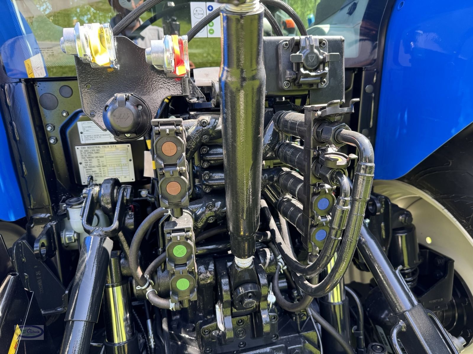 Traktor tipa New Holland T5.90 Dual Command, Neumaschine u Münzkirchen (Slika 10)