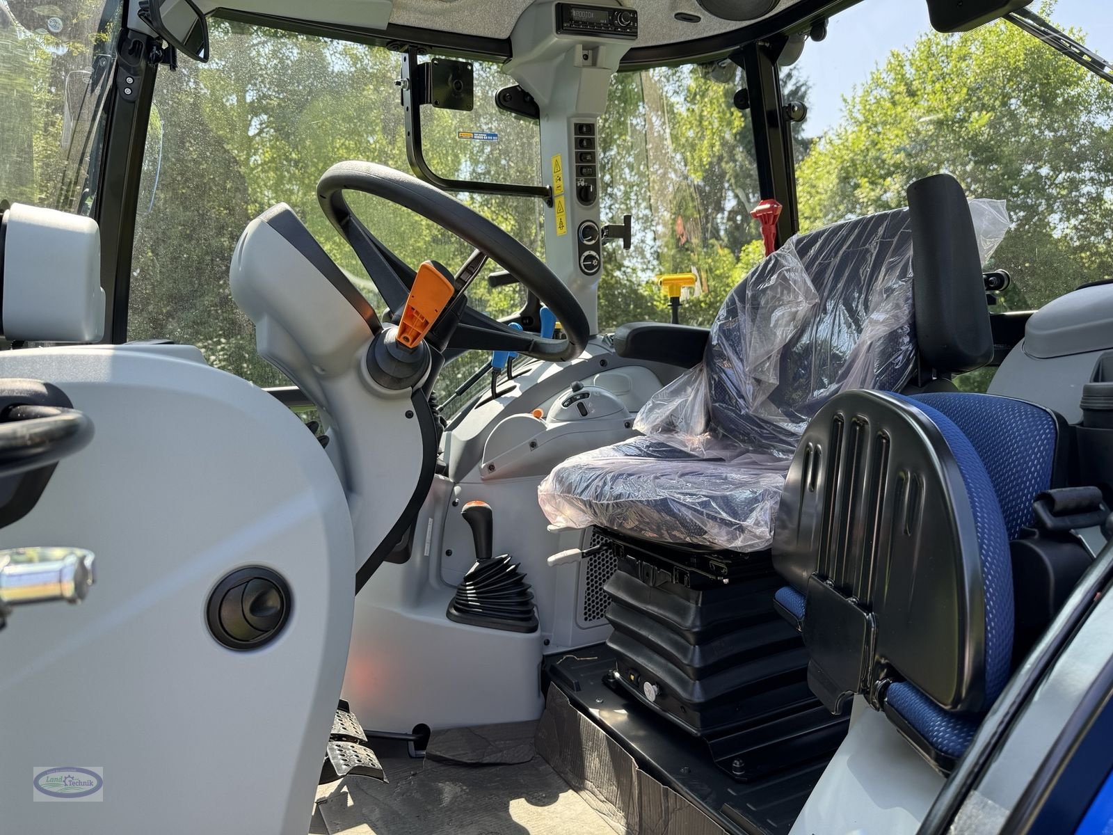 Traktor tipa New Holland T5.90 Dual Command, Neumaschine u Münzkirchen (Slika 14)