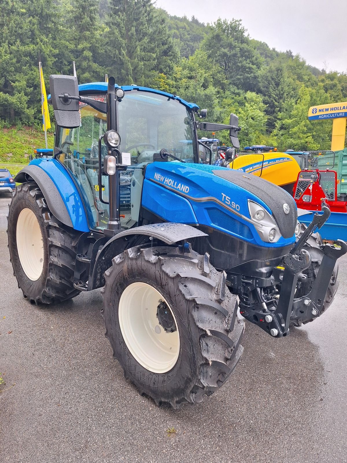 Traktor des Typs New Holland T5.90 Hi-LO LAGERMASCHINE, Neumaschine in Burgkirchen (Bild 5)