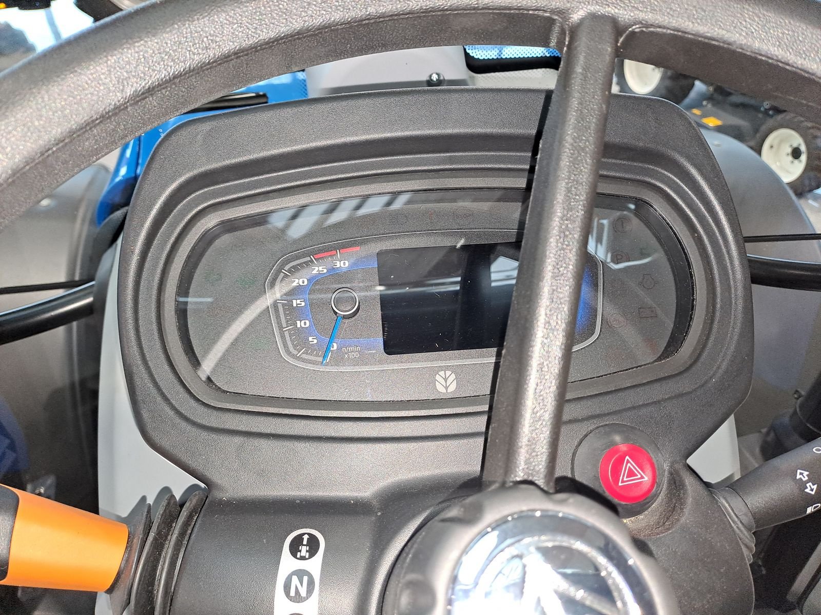 Traktor van het type New Holland T5.90 HILO 1.5 CAB, Vorführmaschine in Burgkirchen (Foto 17)