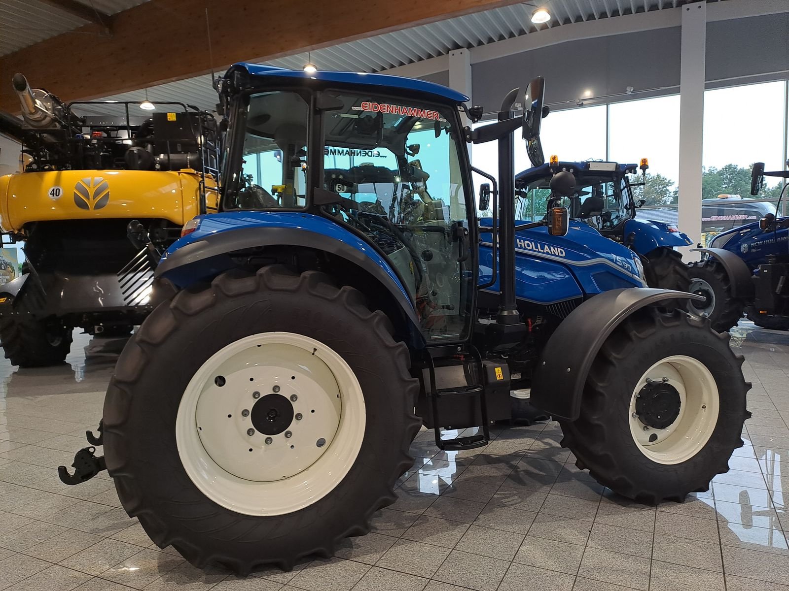 Traktor van het type New Holland T5.90 HILO 1.5 CAB, Vorführmaschine in Burgkirchen (Foto 9)