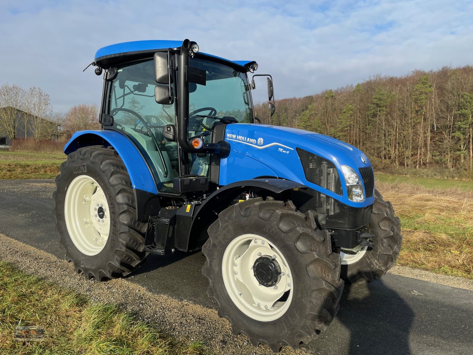 Traktor des Typs New Holland T5.90 S, Neumaschine in Lichtenfels (Bild 1)