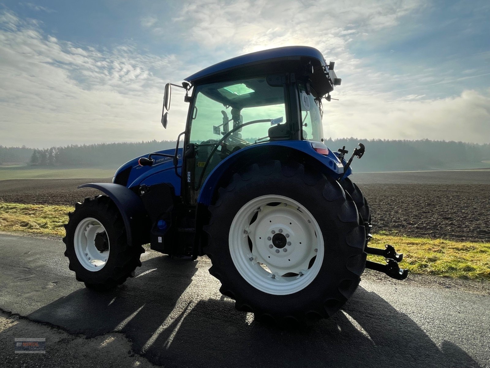 Traktor des Typs New Holland T5.90 S, Neumaschine in Lichtenfels (Bild 3)