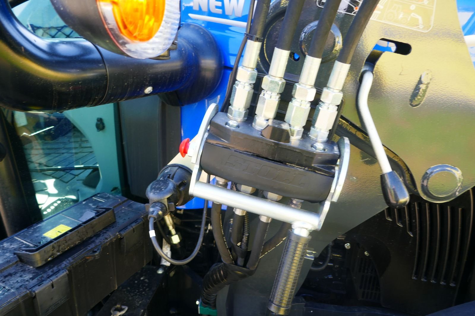 Traktor of the type New Holland T5.90S Powershuttle, Gebrauchtmaschine in Villach (Picture 5)