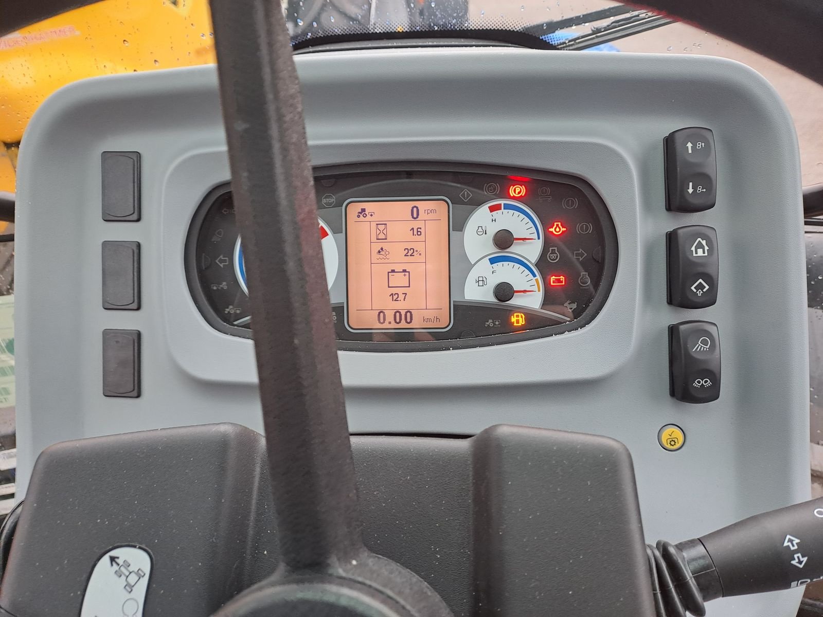 Traktor от тип New Holland T5.90S Synchro Shuttle, Neumaschine в Burgkirchen (Снимка 14)