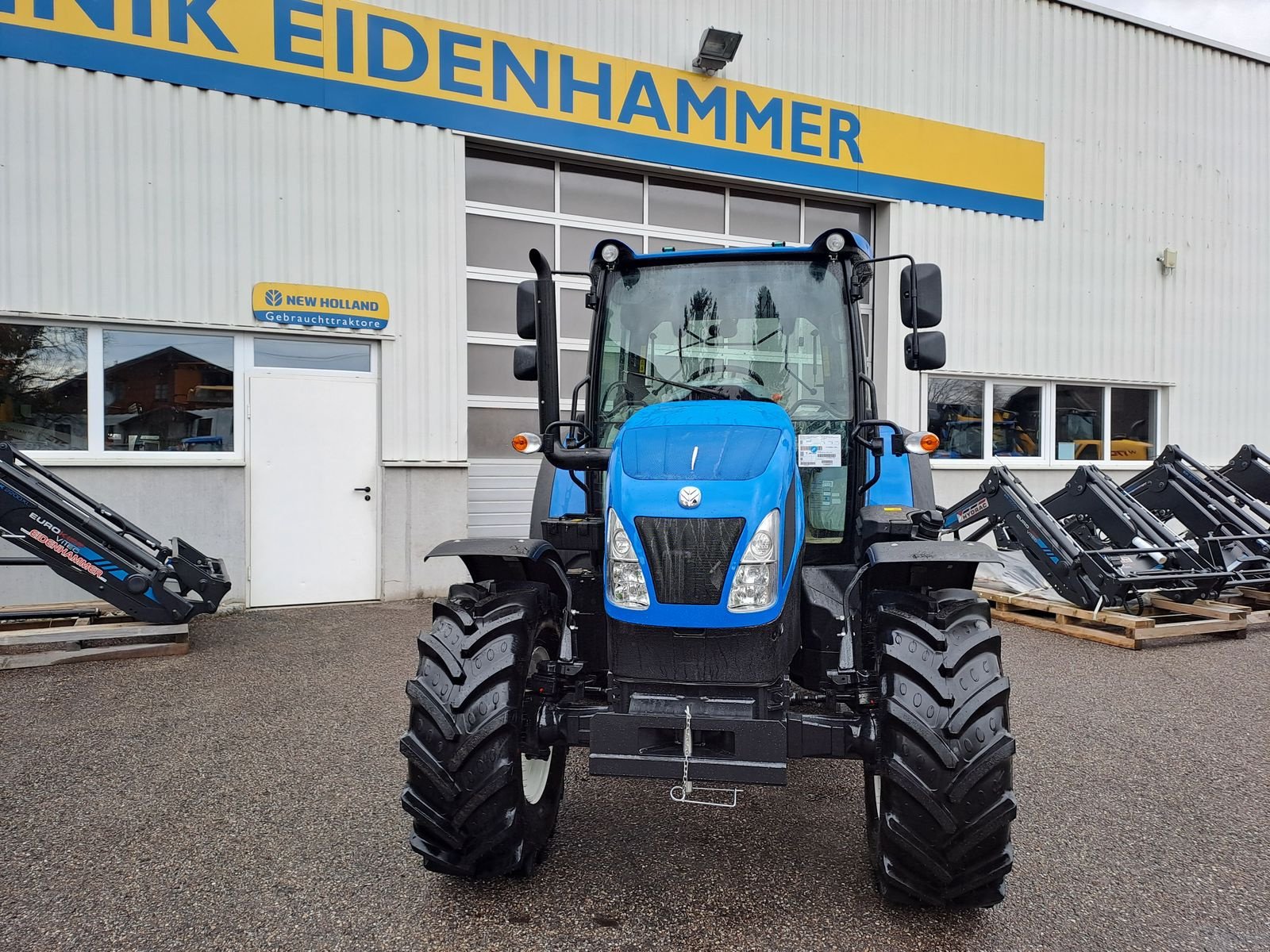 Traktor от тип New Holland T5.90S Synchro Shuttle, Neumaschine в Burgkirchen (Снимка 2)