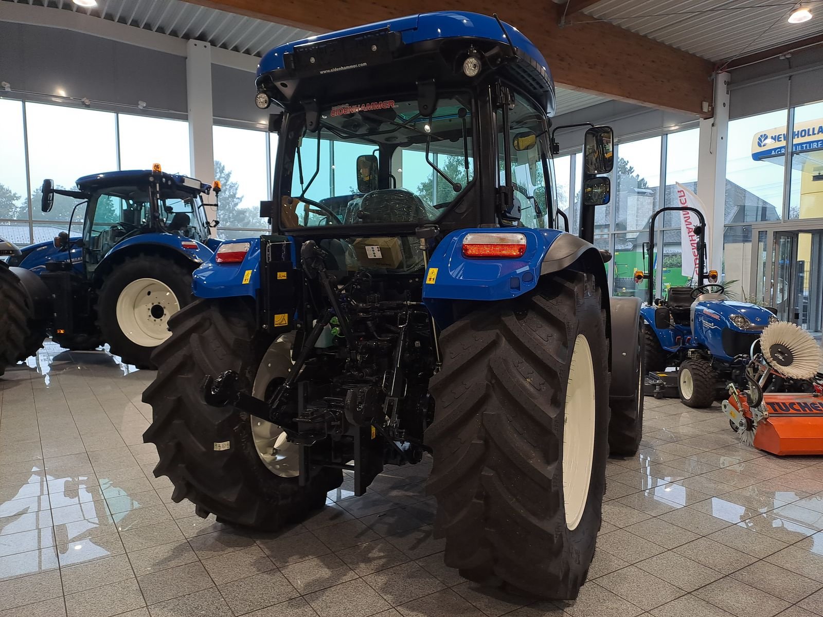 Traktor του τύπου New Holland T5.90S Synchro Shuttle, Neumaschine σε Burgkirchen (Φωτογραφία 9)