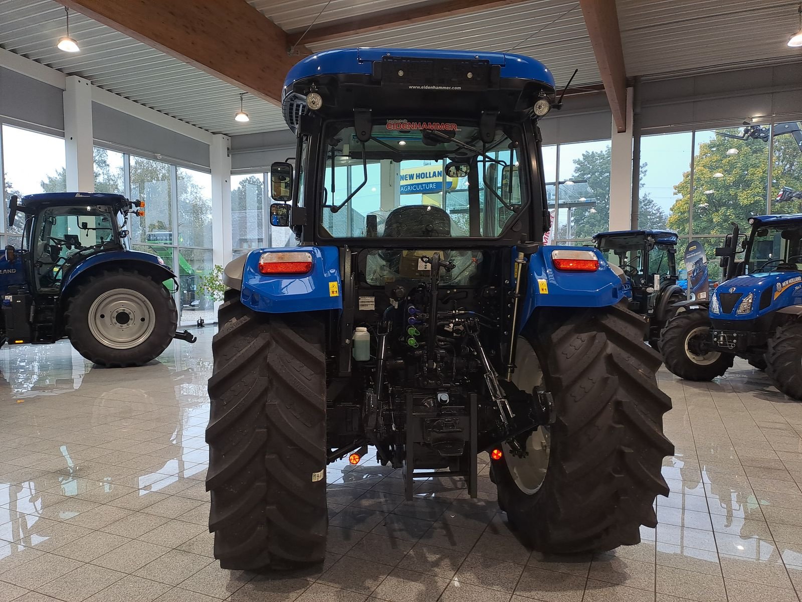 Traktor του τύπου New Holland T5.90S Synchro Shuttle, Neumaschine σε Burgkirchen (Φωτογραφία 8)