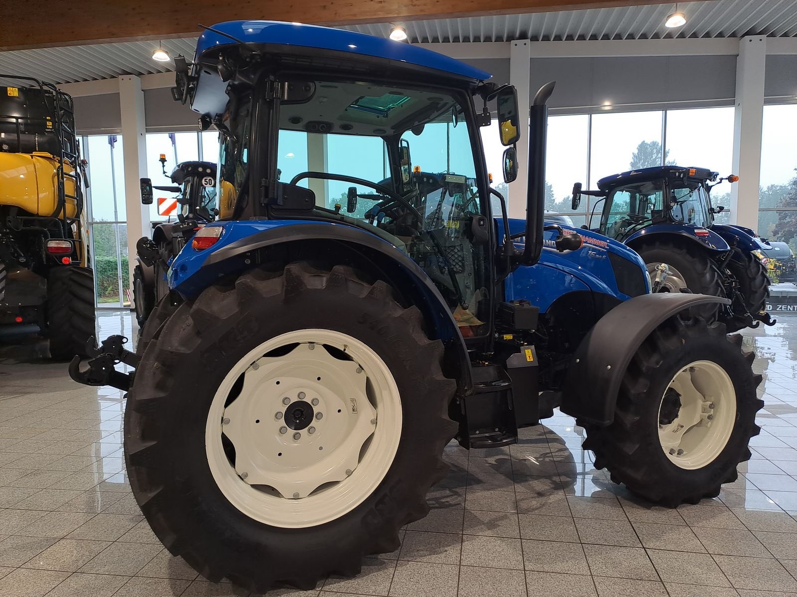 Traktor του τύπου New Holland T5.90S Synchro Shuttle, Neumaschine σε Burgkirchen (Φωτογραφία 11)