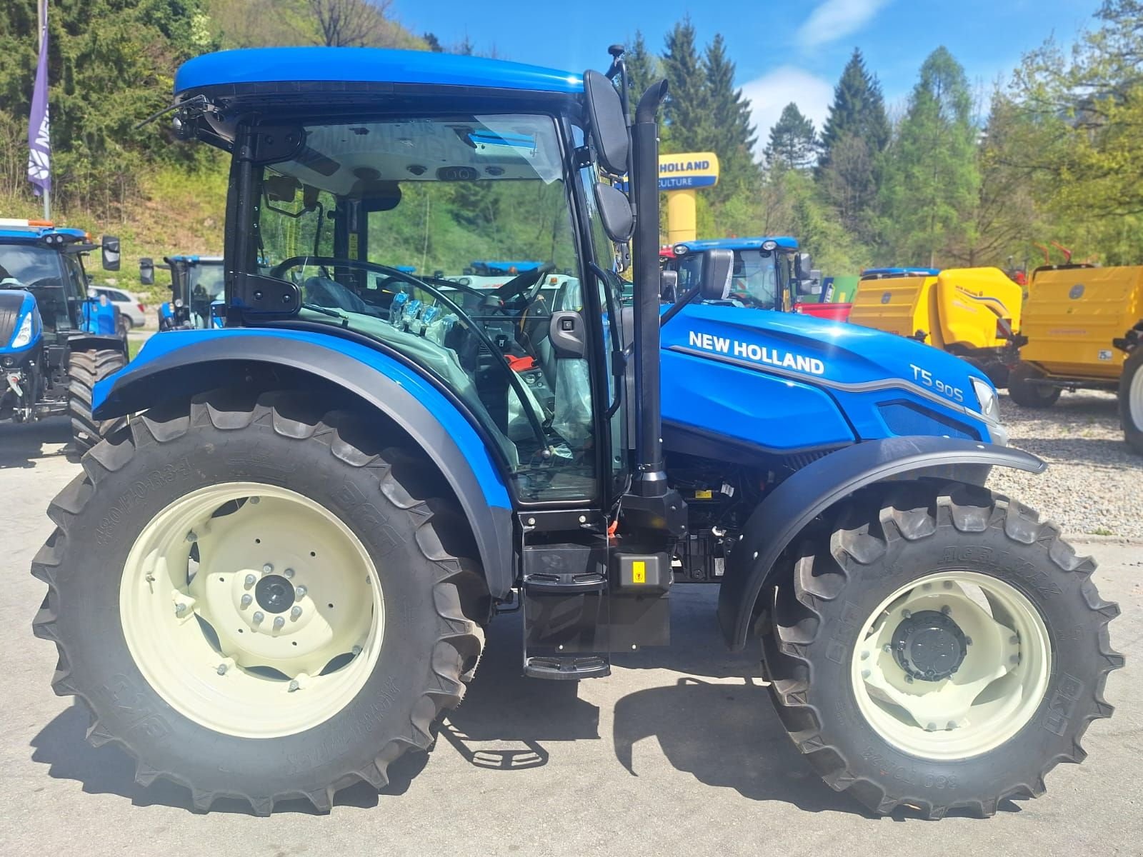 Traktor du type New Holland T5.90S Synchro Shuttle, Gebrauchtmaschine en Burgkirchen (Photo 9)