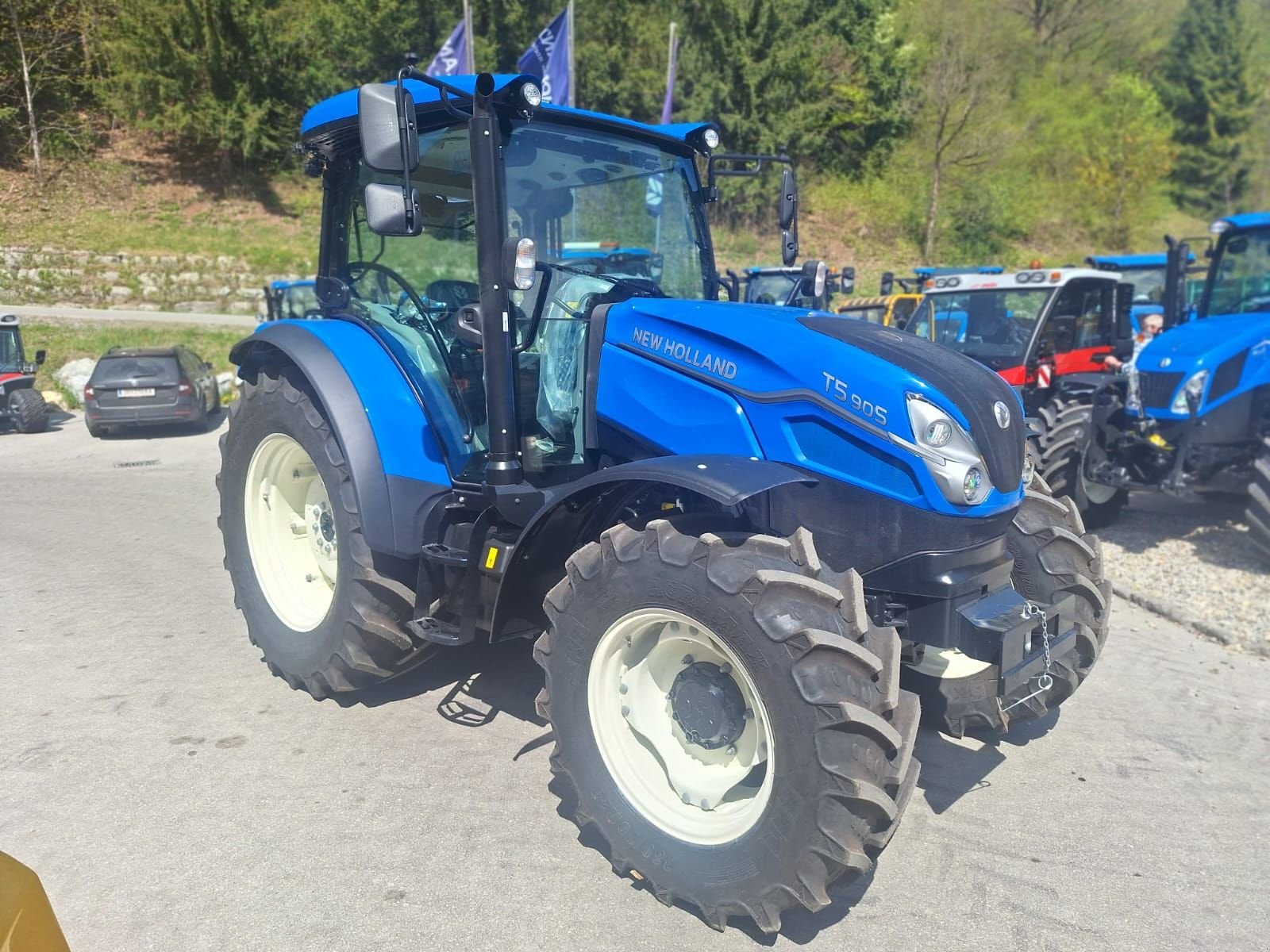 Traktor du type New Holland T5.90S Synchro Shuttle, Gebrauchtmaschine en Burgkirchen (Photo 2)