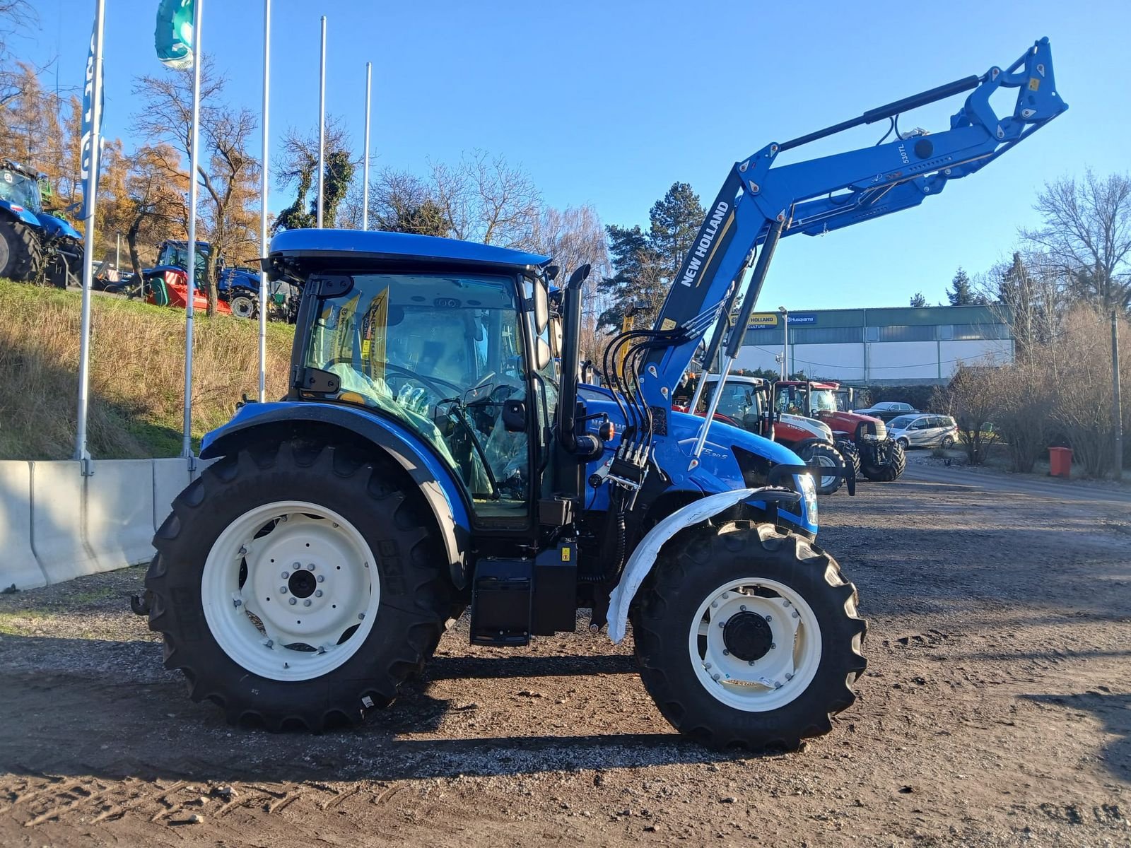 Traktor от тип New Holland T5.90S Synchro Shuttle, Neumaschine в Obritzberg (Снимка 2)