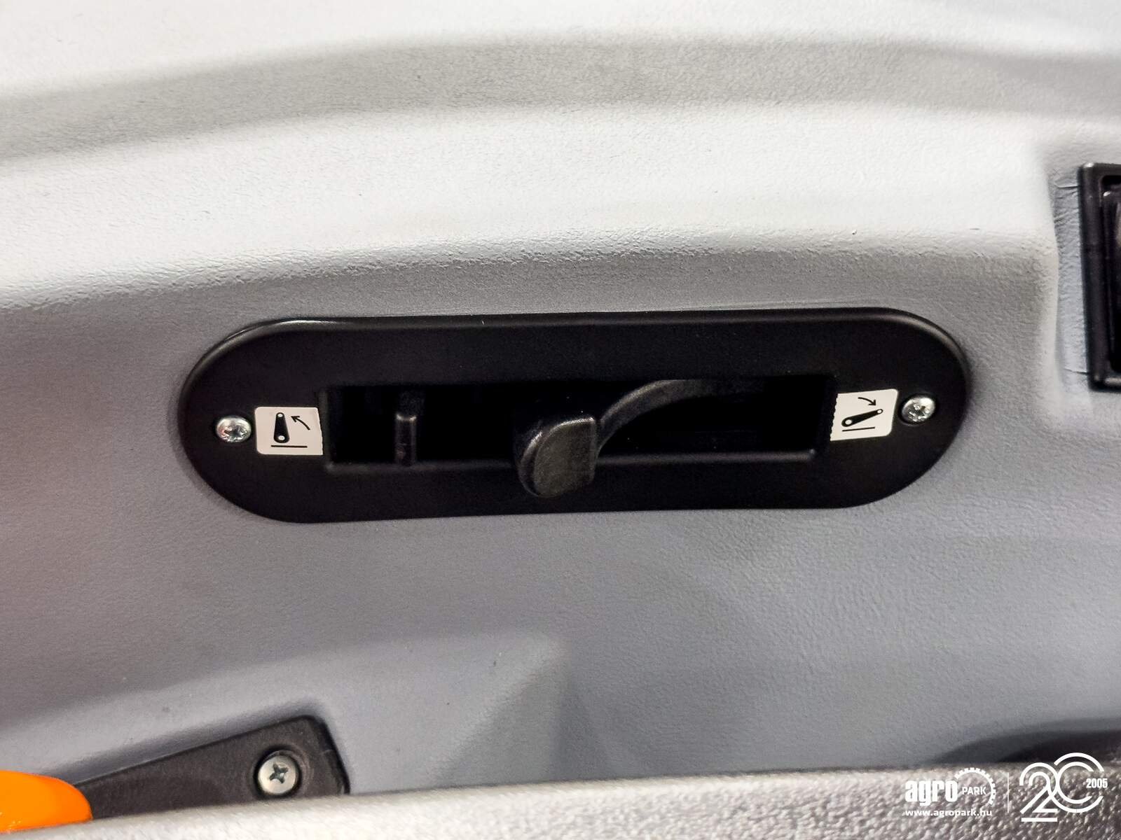 Traktor des Typs New Holland T5.90S tractor, UNUSED, air seat, air brakes, Gebrauchtmaschine in Csengele (Bild 19)