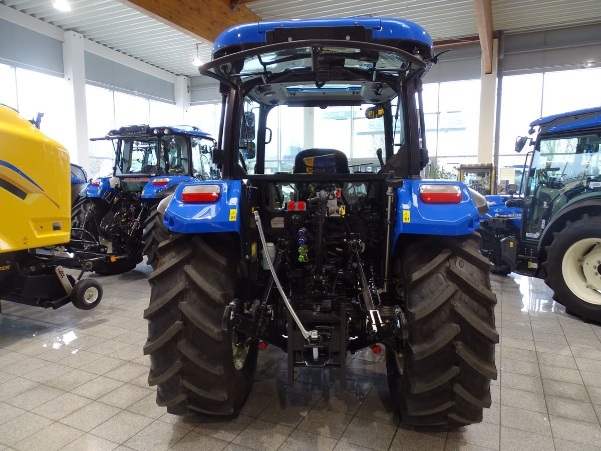 Traktor des Typs New Holland T5.90S, Neumaschine in Burgkirchen (Bild 7)