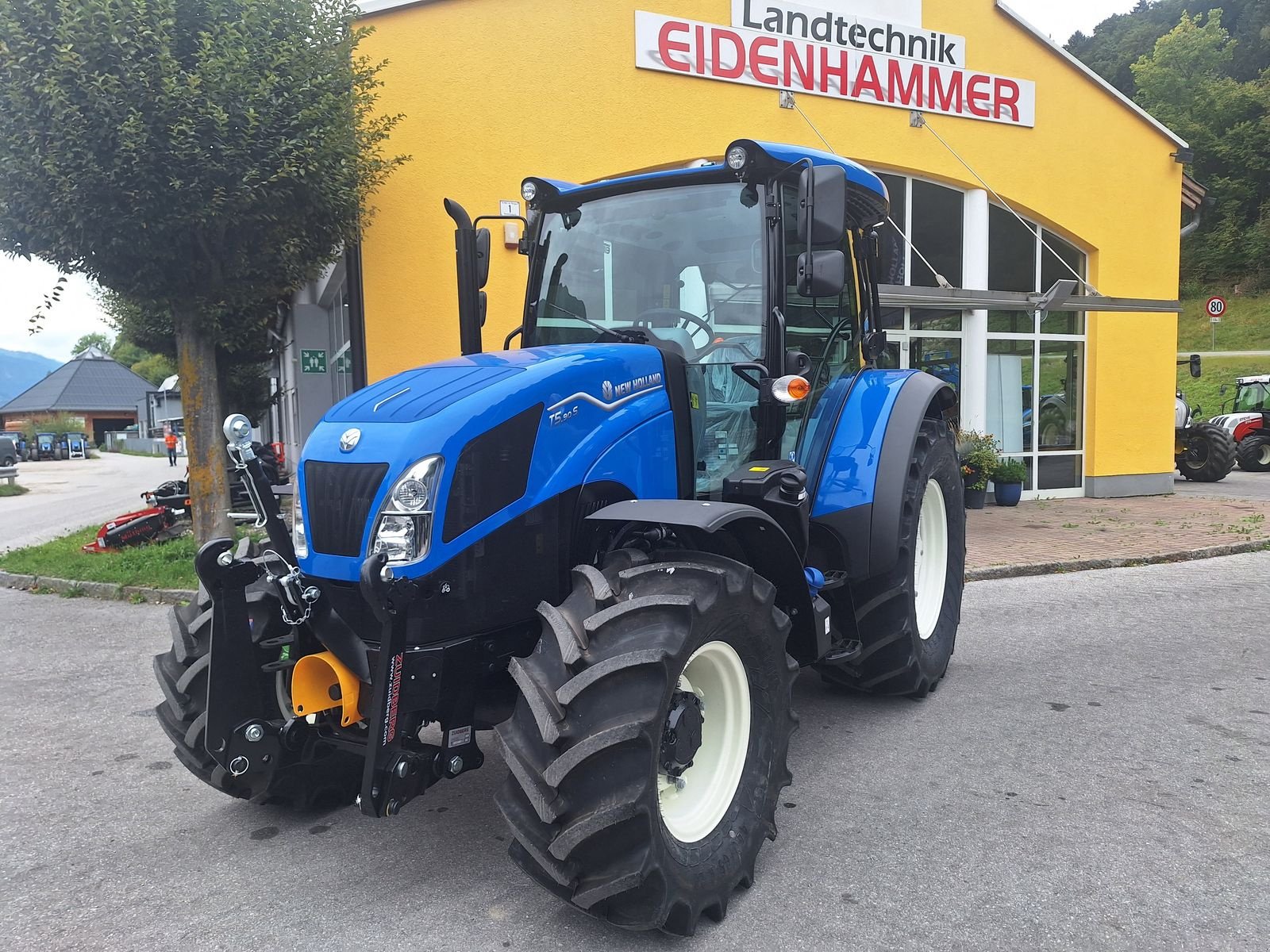 Traktor of the type New Holland T5.90S, Gebrauchtmaschine in Burgkirchen (Picture 1)