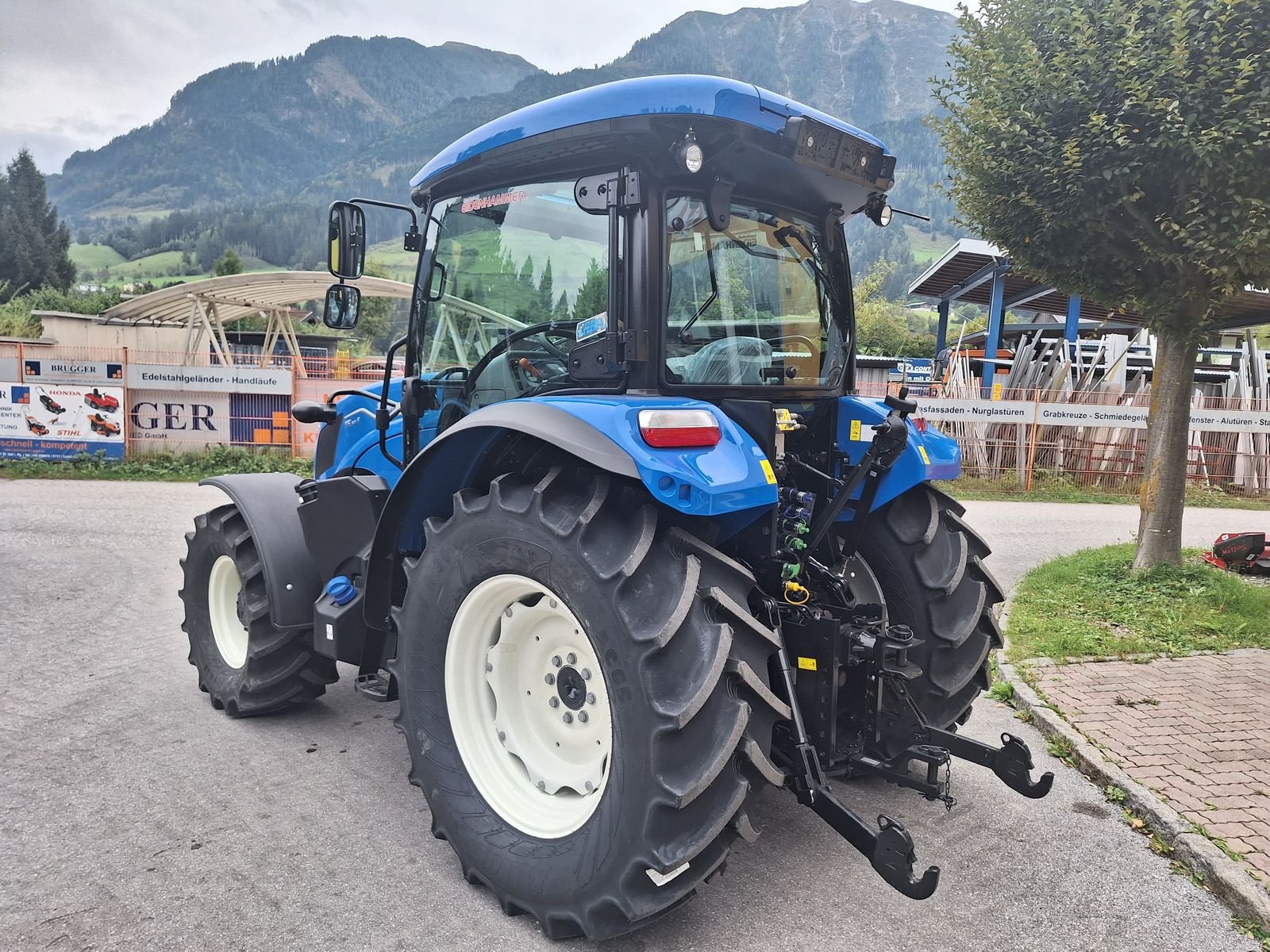 Traktor of the type New Holland T5.90S, Gebrauchtmaschine in Burgkirchen (Picture 8)
