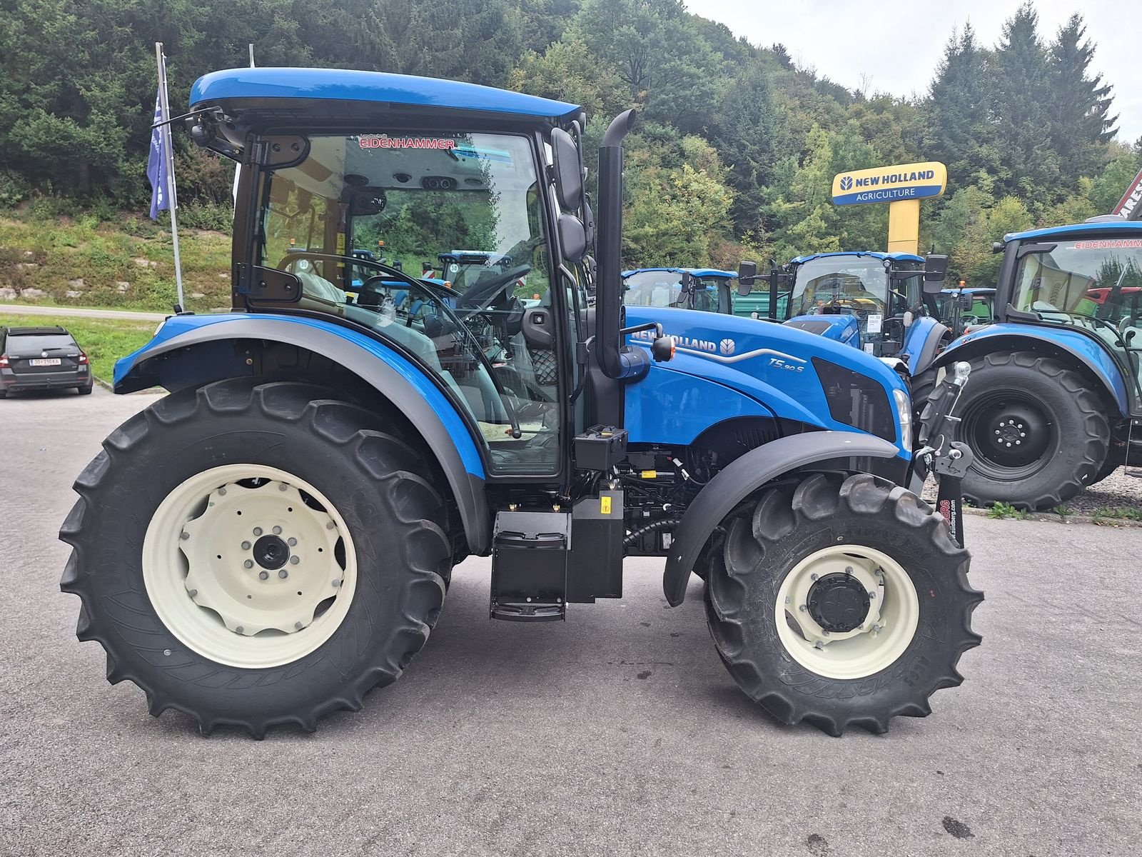 Traktor of the type New Holland T5.90S, Gebrauchtmaschine in Burgkirchen (Picture 4)